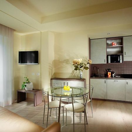 Residence Elisabetta Чезенатіко Екстер'єр фото