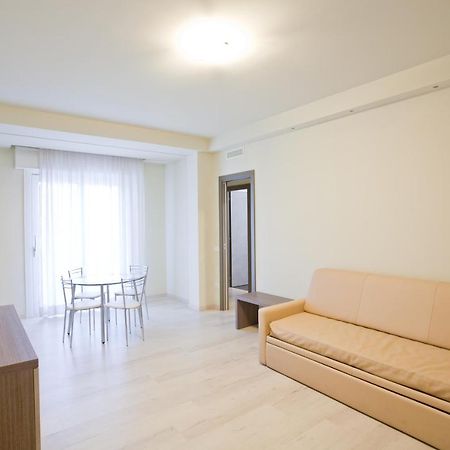 Residence Elisabetta Чезенатіко Екстер'єр фото