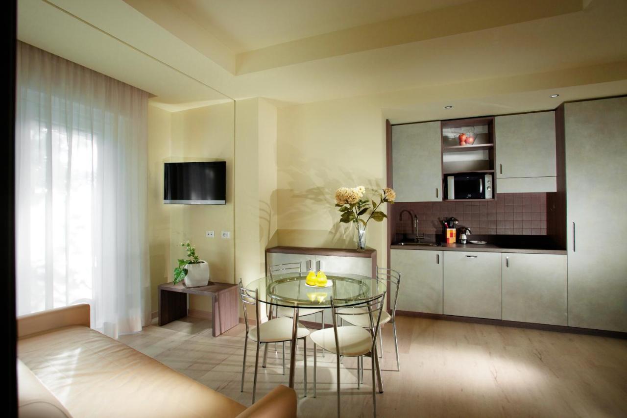 Residence Elisabetta Чезенатіко Екстер'єр фото