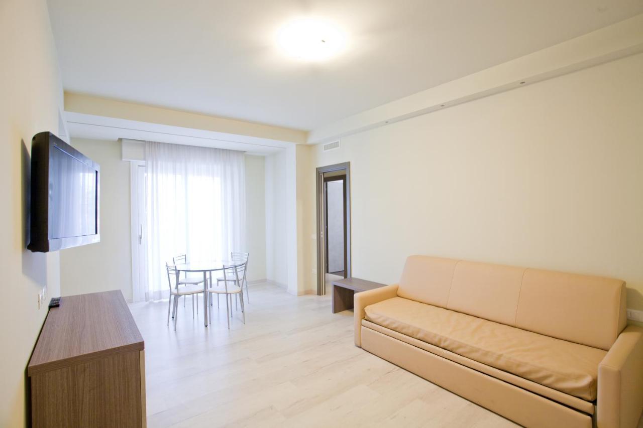 Residence Elisabetta Чезенатіко Екстер'єр фото